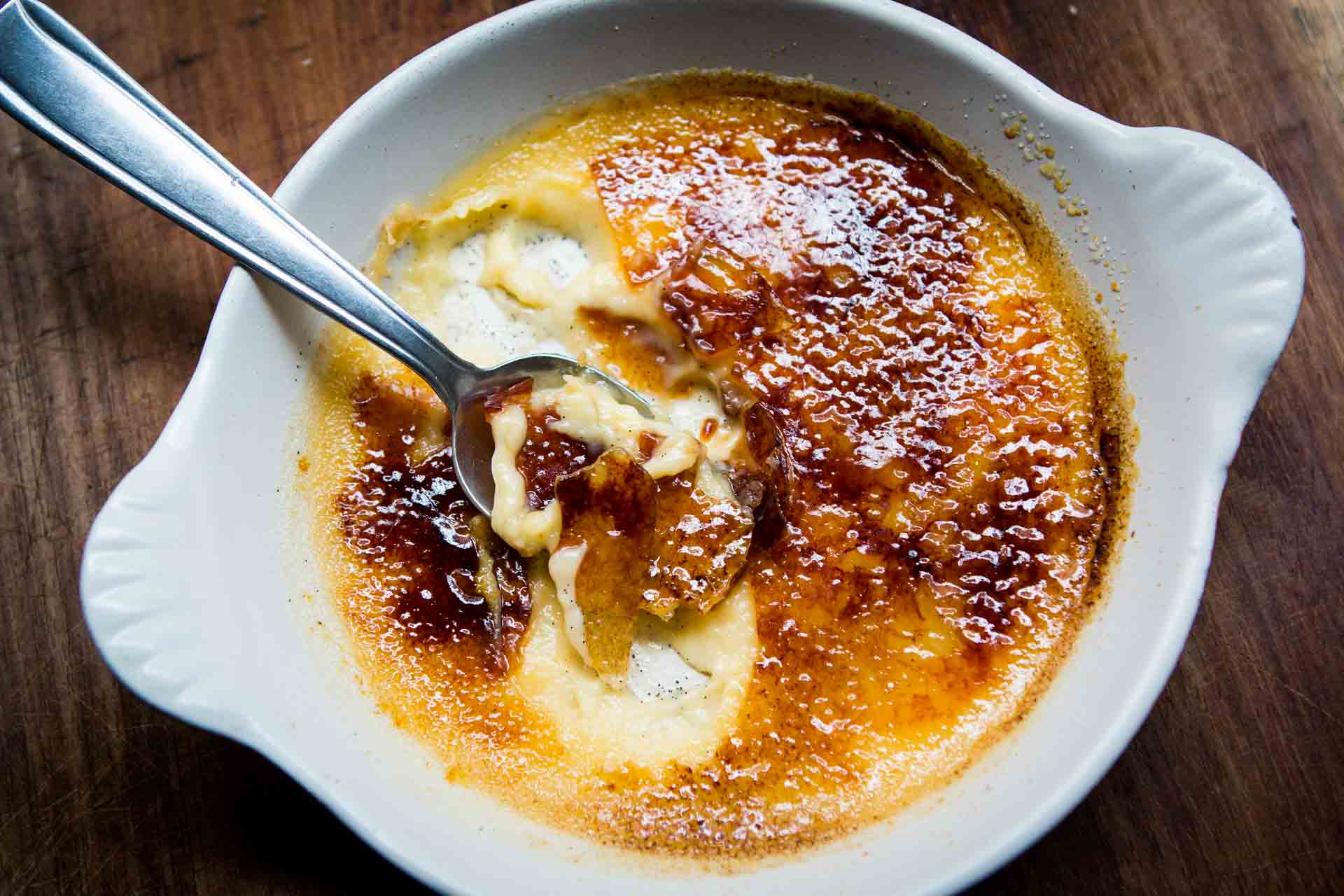 Crème Brûlée – Caramelized custard dessert – Traditional French cuisine